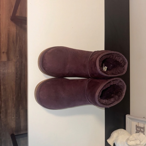 Uggs Women Boots - Picture 5 of 10